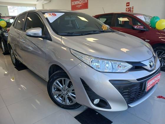 TOYOTA YARIS 1.3 16V FLEX XL PLUS TECH MULTIDRIVE TOYOTA YARIS 1.3 16V FLEX XL PLUS TECH MULTIDRIVE
